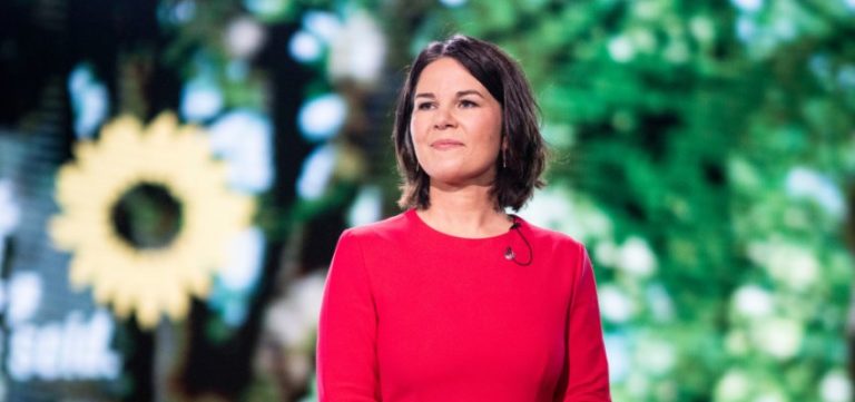 Annalena Baerbock mit über 98% zur Kanzlerkandidatin gewählt.